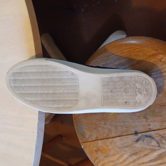 Steve Madden Slip on Ecentrcq Sneakers; Ladie's Sz 10, Men's 8; EUC - Picture 4 of 7